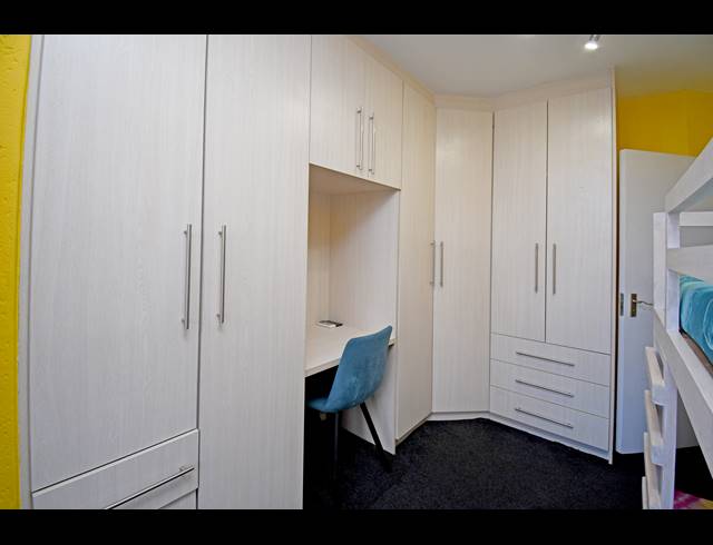 2 BEDROOM APARTMENT FOR SALE IN HOUGHTON ESTATE